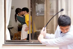 Vợ yêu tôi trở thành cô bạn gái của gã dương vật xóm