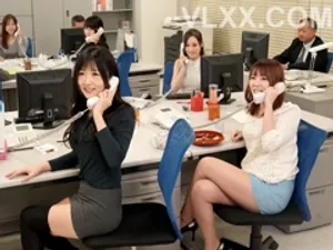[Không kiểm duyệt] Nữ sinh trung học năm 2003 trong sáng! Buộc tóc đuôi ngựa hai bên khi mặc đồng phục! Trẻ nhưng chơi rất giỏi, hai ngón tay cọ xát mạnh, biểu cảm rất thích thú, làm cho âm hộ rất ướt