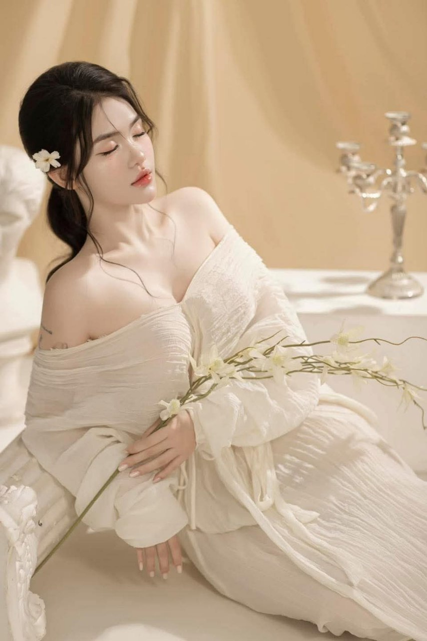 đấm bóp chỉ phụ vạch lỗ lồn cho khách quan hệ là chủ yếu